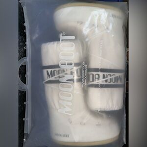 Nylon MOON BOOTS Size 39